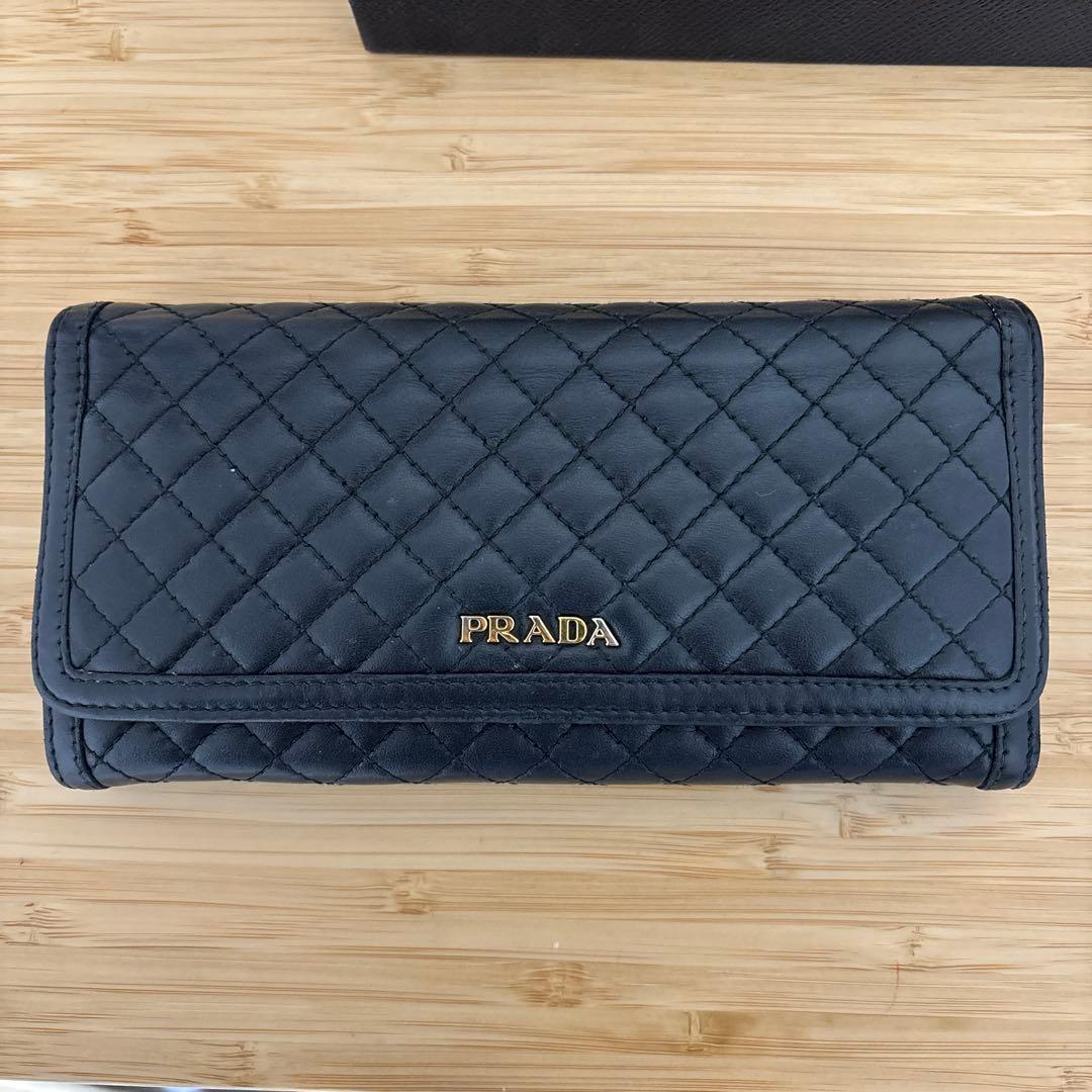 PRADA キルティング ブラック長財布