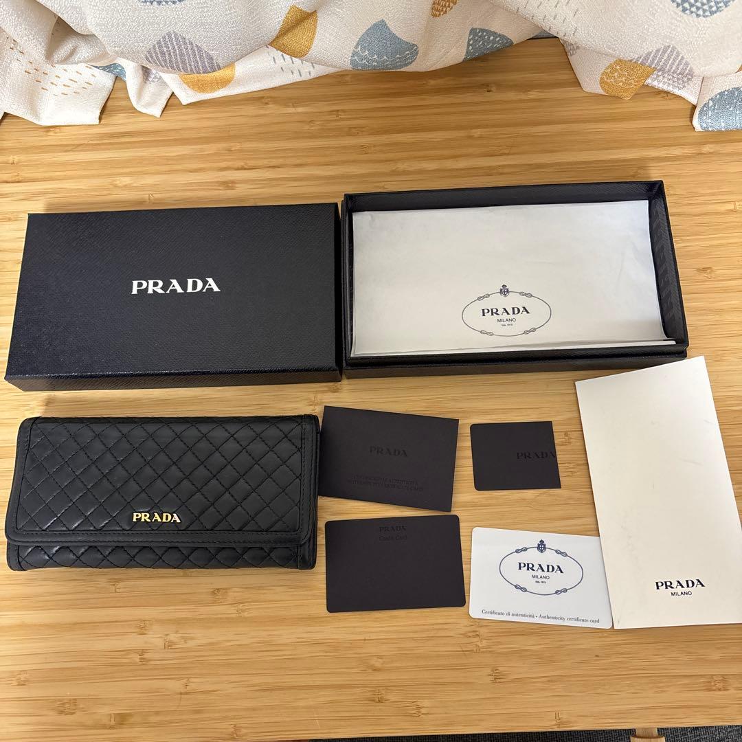 PRADA キルティング ブラック長財布