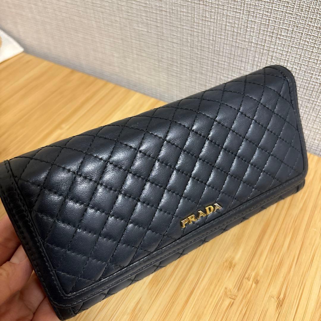 PRADA キルティング ブラック長財布