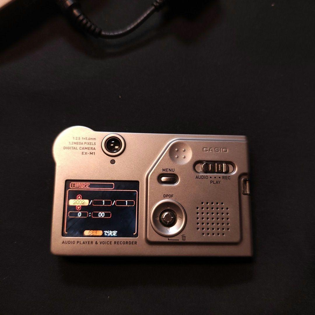 CASIO EXILIM EX-M1 ウェアラブルカードカメラ