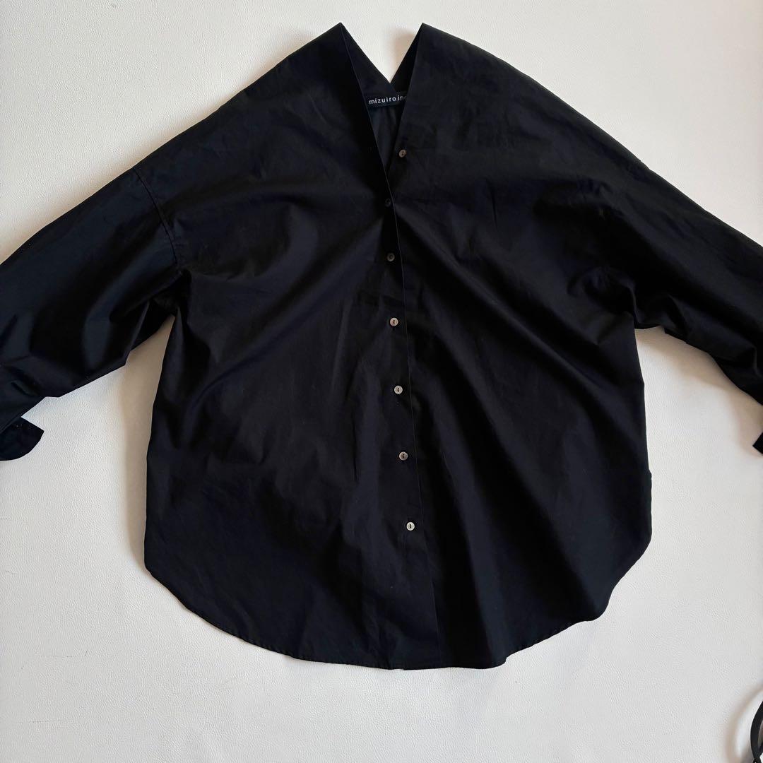 ◆美品◆ミズイロインド◆綿100Vネック長袖シャツ◆ブラウス◆黒◆大きめ◆日本製