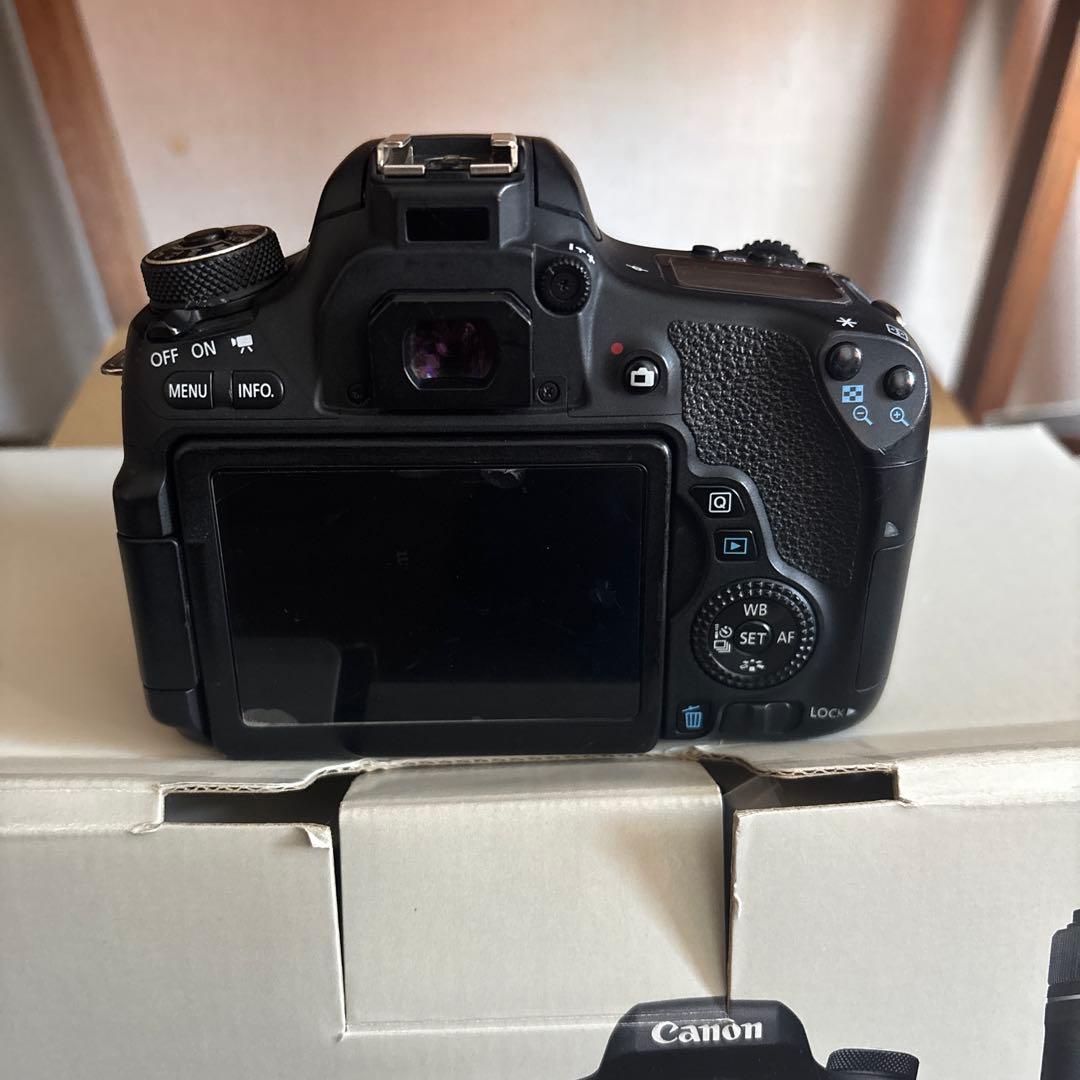 Canon EOS 8000D デジタル一眼レフ