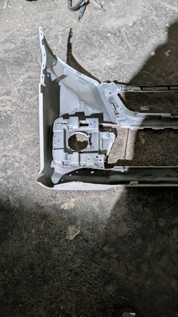 SUZUKI　スズキ　スペーシアカスタム　フロントバンパー　ホワイトパール