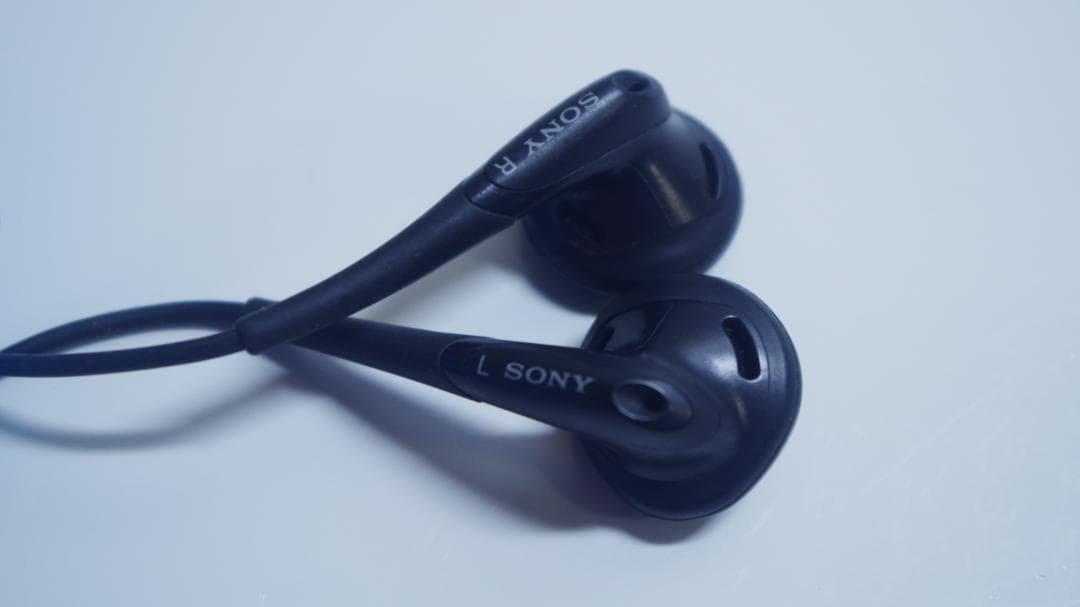 A4214 SONYリモコン RM-MC55ELK/イヤホン MDR-E0931