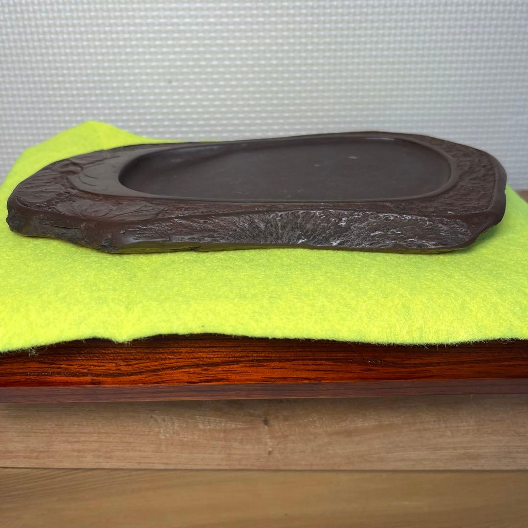 ⭕️赤間硯　20cm 糸瓜彫刻自然硯　古硯　龍雲堂製　文字秀逸　蔦と実を蒔絵木箱
