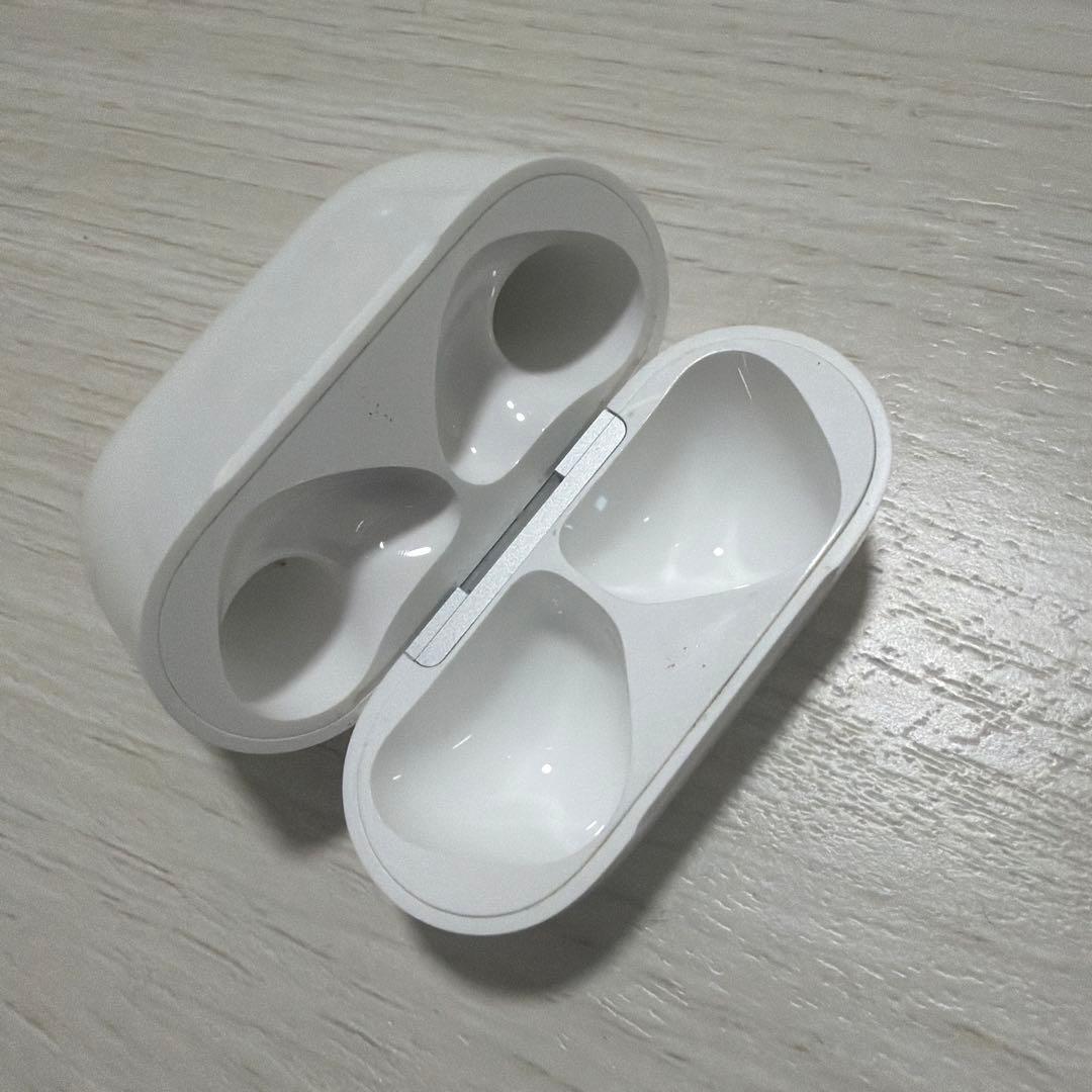 AirPods4 （ANC搭載）ケース+右耳
