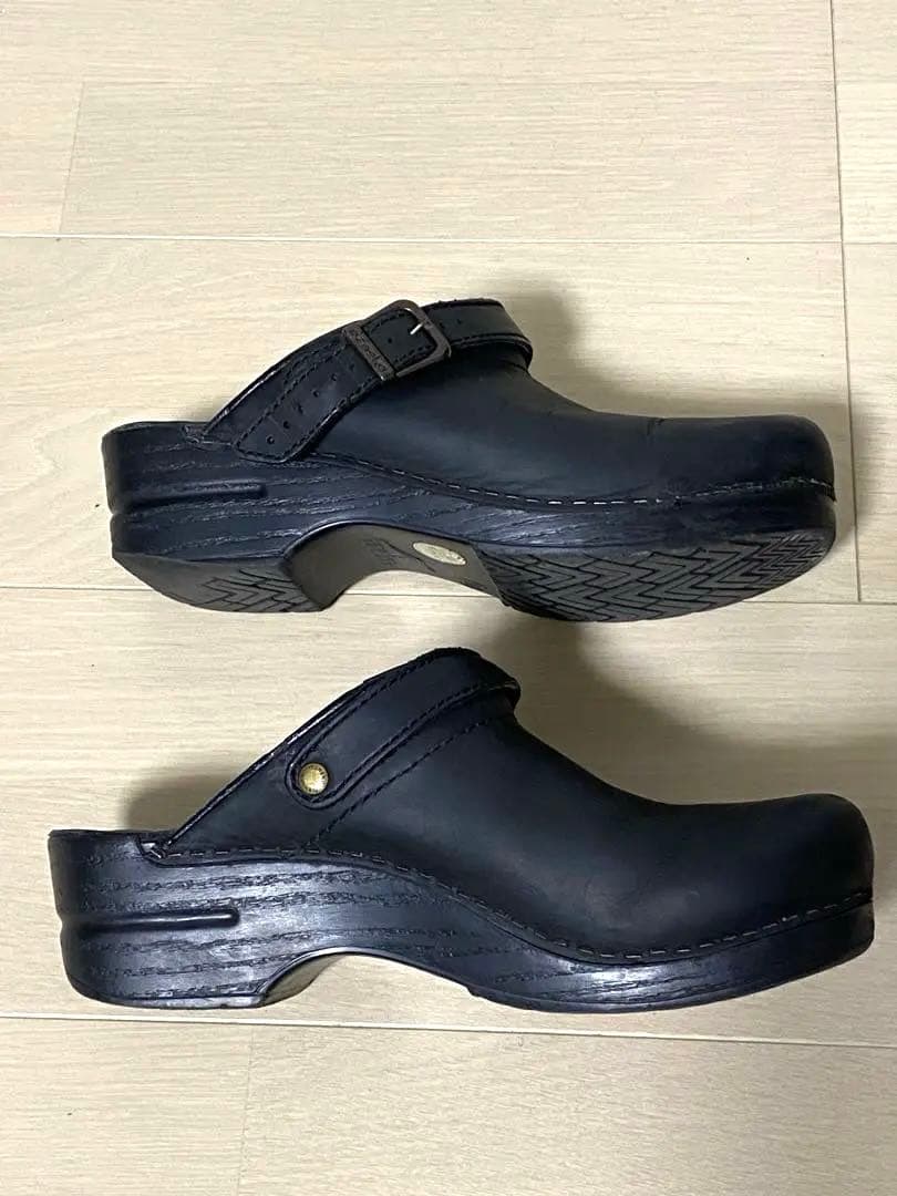 ダンスコ　本革オイルドレザー　クロッグ　サボスリッポンサンダル　黒　36