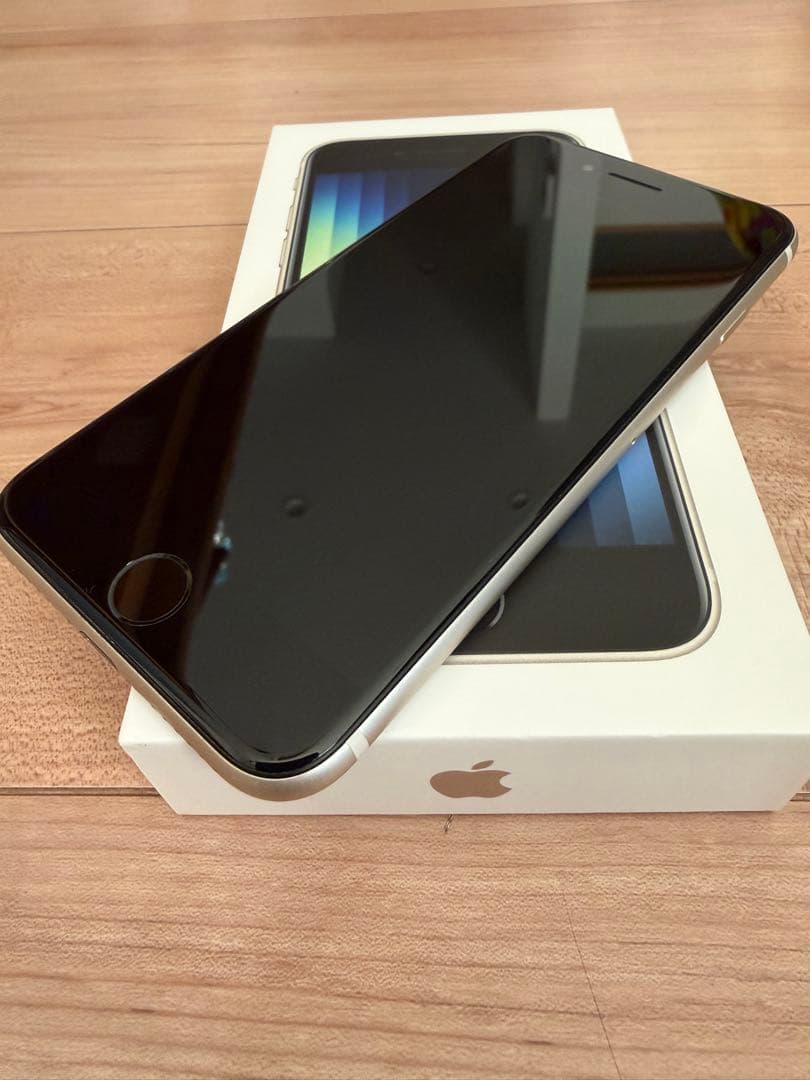 美品　Apple iPhone SE 3世代 64GB ホワイト