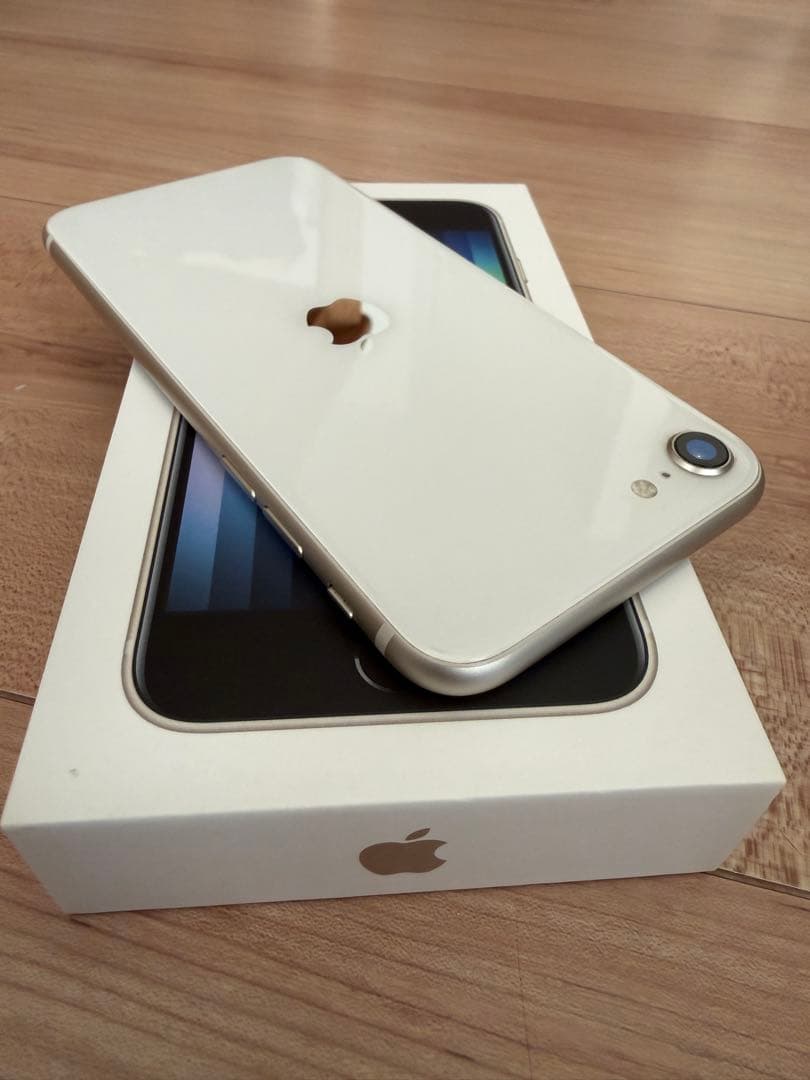 美品　Apple iPhone SE 3世代 64GB ホワイト