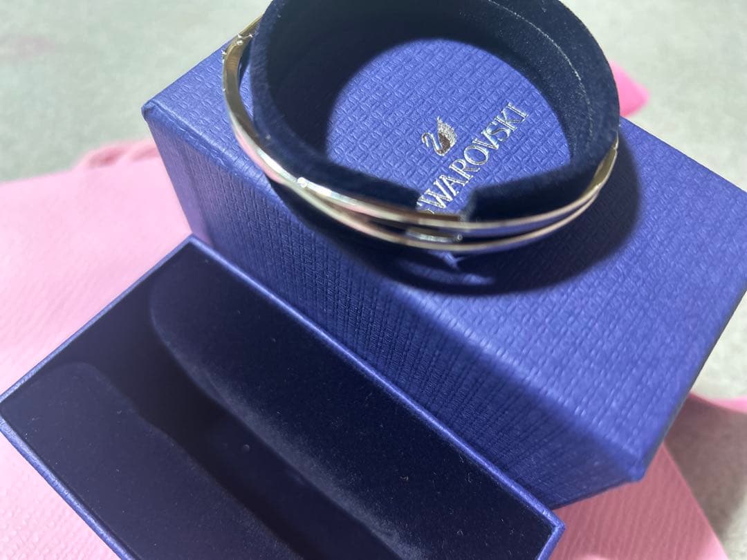 Swarovski シルバー クロスデザイン バングル