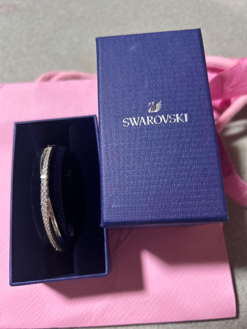 Swarovski シルバー クロスデザイン バングル
