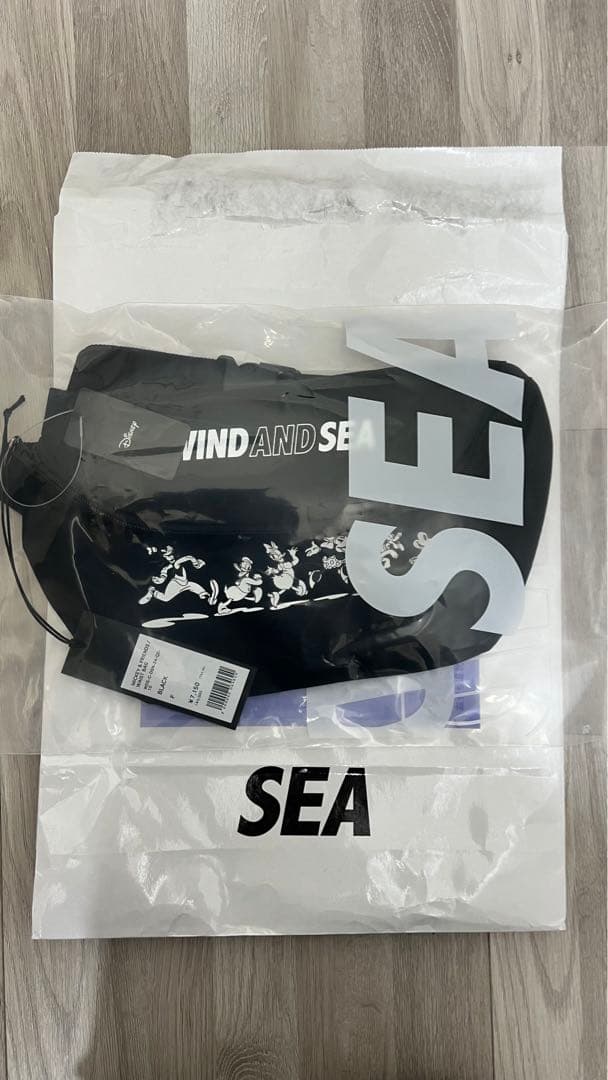 WIND AND SEA(ウィンダンシー) ミッキーフレンズ ショルダーバック