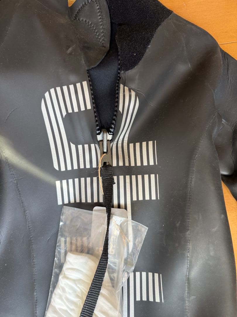 dhb ブラック ウェットスーツ