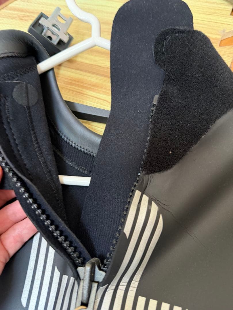 dhb ブラック ウェットスーツ