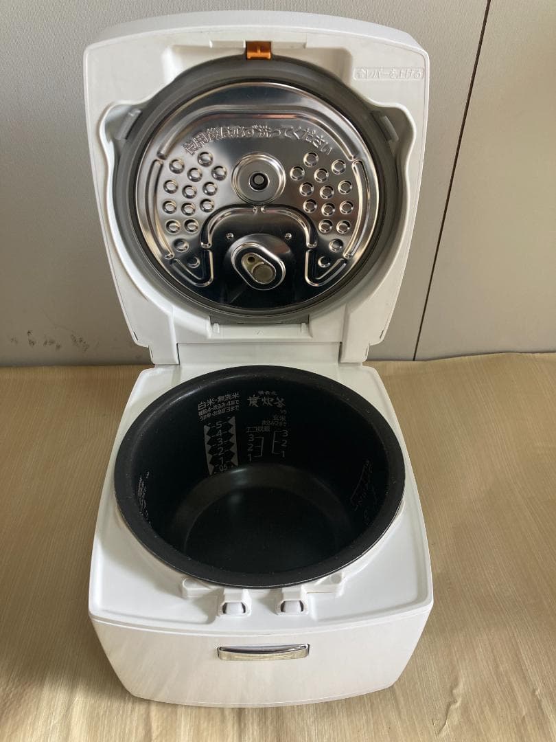 ★★美品★三菱ーIH炊飯器炭炊釜　NJ-VV109-W　形