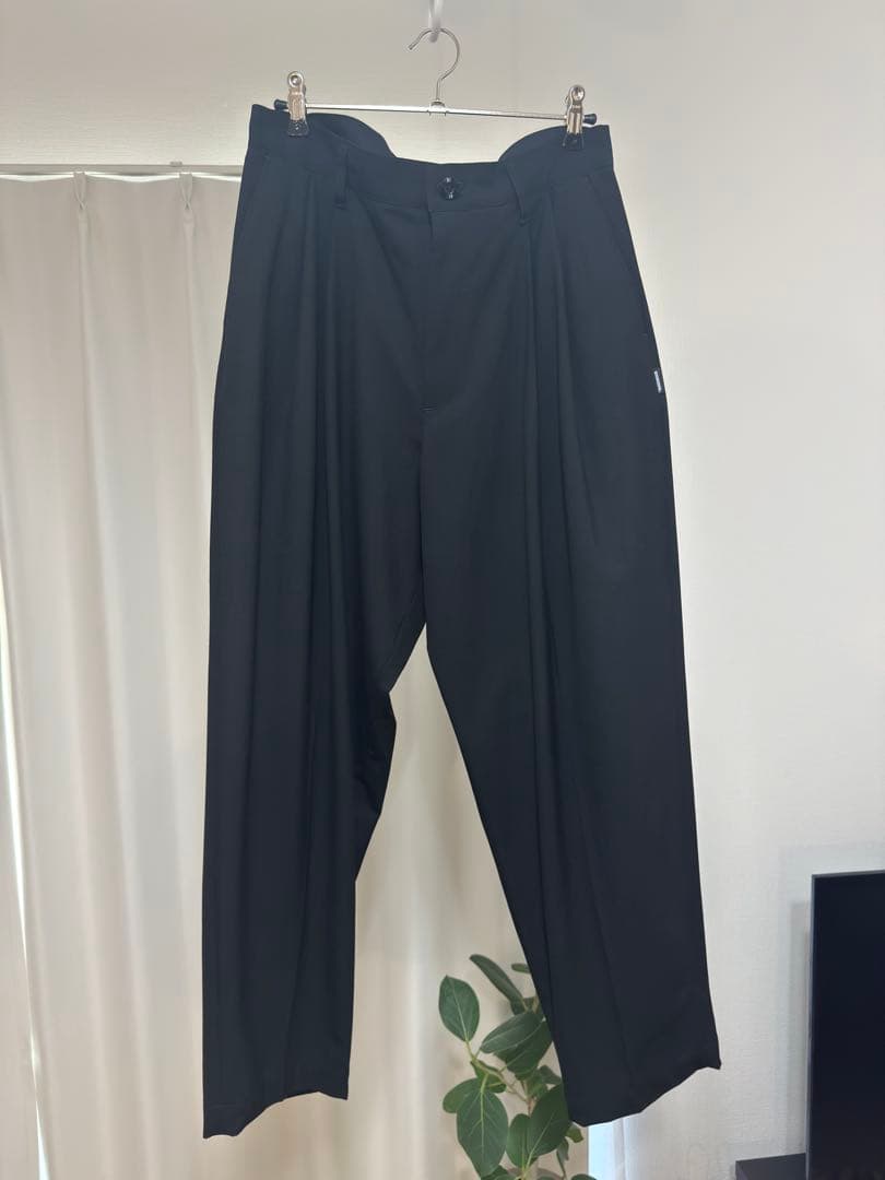 NEIGHBORHOOD TR2タックテーパードスラックス