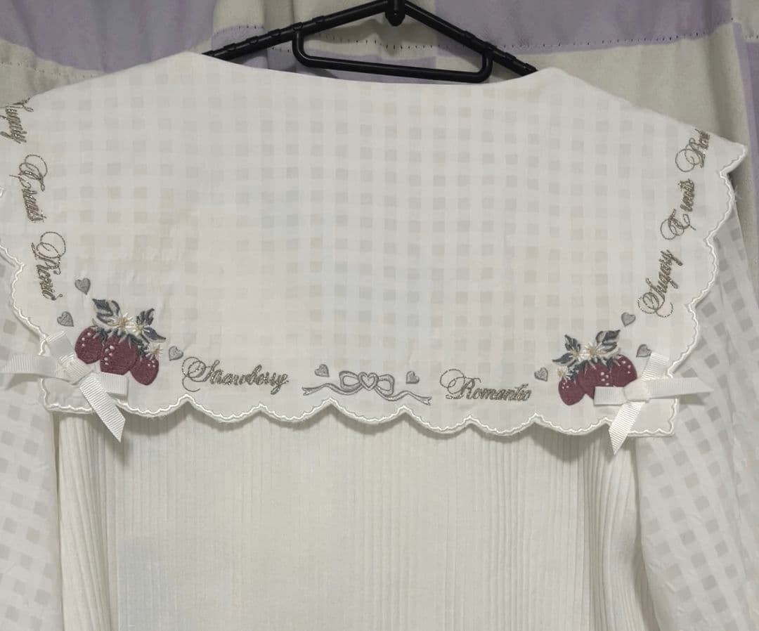 LIZLISA リズリサ ストロベリー刺繍セーラーリブブラウス いちご ホワイト