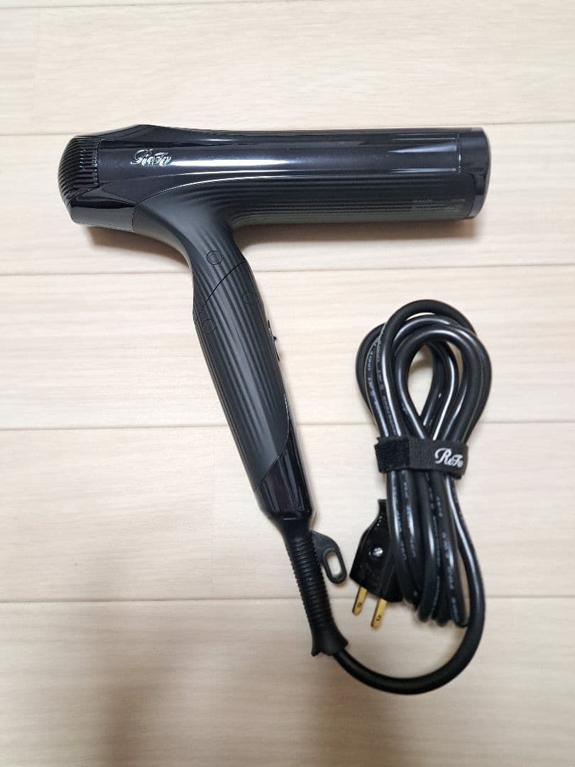 リファ ドライヤースマートW ダブル Refa 2024年製　海外対応 ブラック