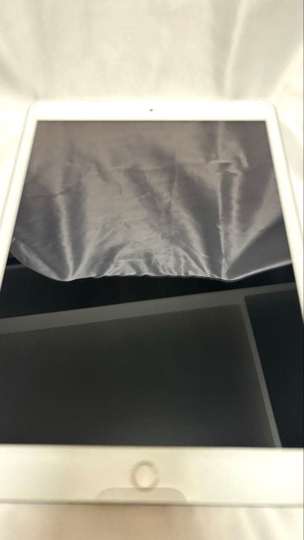 iPad 第8世代 Wi-Fiモデル 128GB シルバー