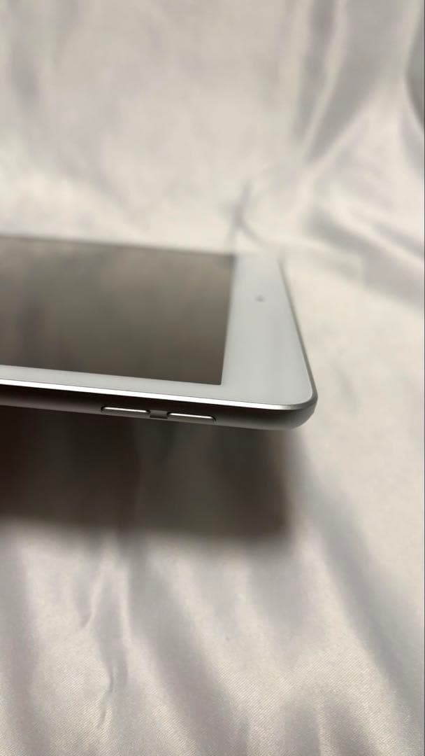 iPad 第8世代 Wi-Fiモデル 128GB シルバー