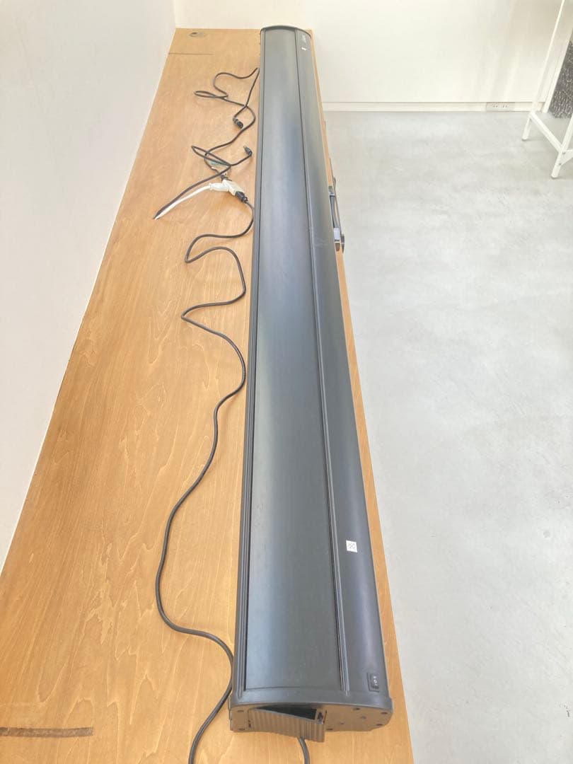 【引き取り限定】ユニソニック　立ち上げ式100インチ電動スクリーン