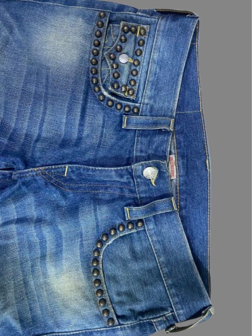 TRUE RELIGION joey フレアデニム スタッズ io着用