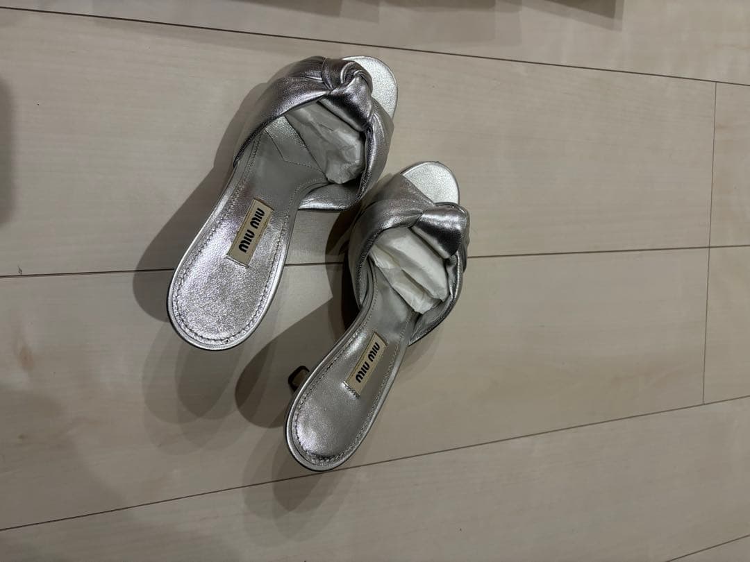 miumiuサンダル美品