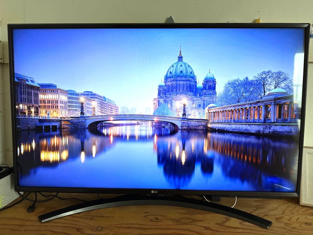 LG 4Kテレビ　43UN8100PJA