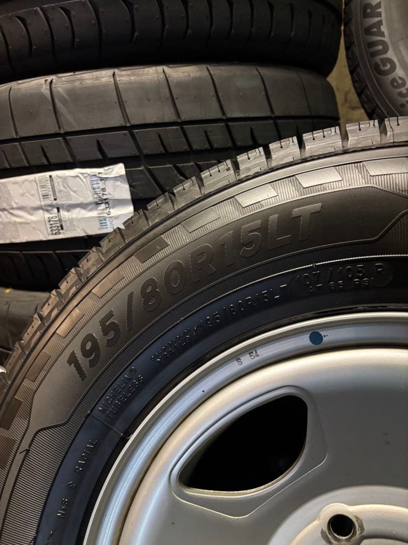 ◇送料込み◇ ハイエース用　195/80R15 中古スタッドレス4本　2025年