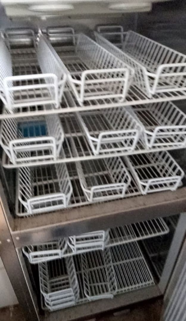 サンデン 縦型 冷凍庫 HF-75X3-SM 2010年 業務用 店舗用 厨房機