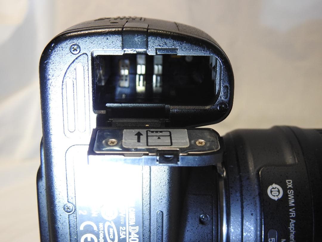 Nikon D40X デジタル一眼レフ (本体とレンズ)