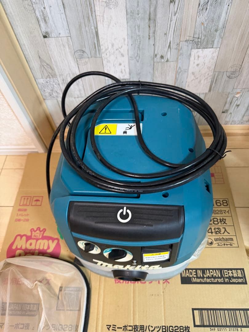 マキタ　集じん機　VC0820