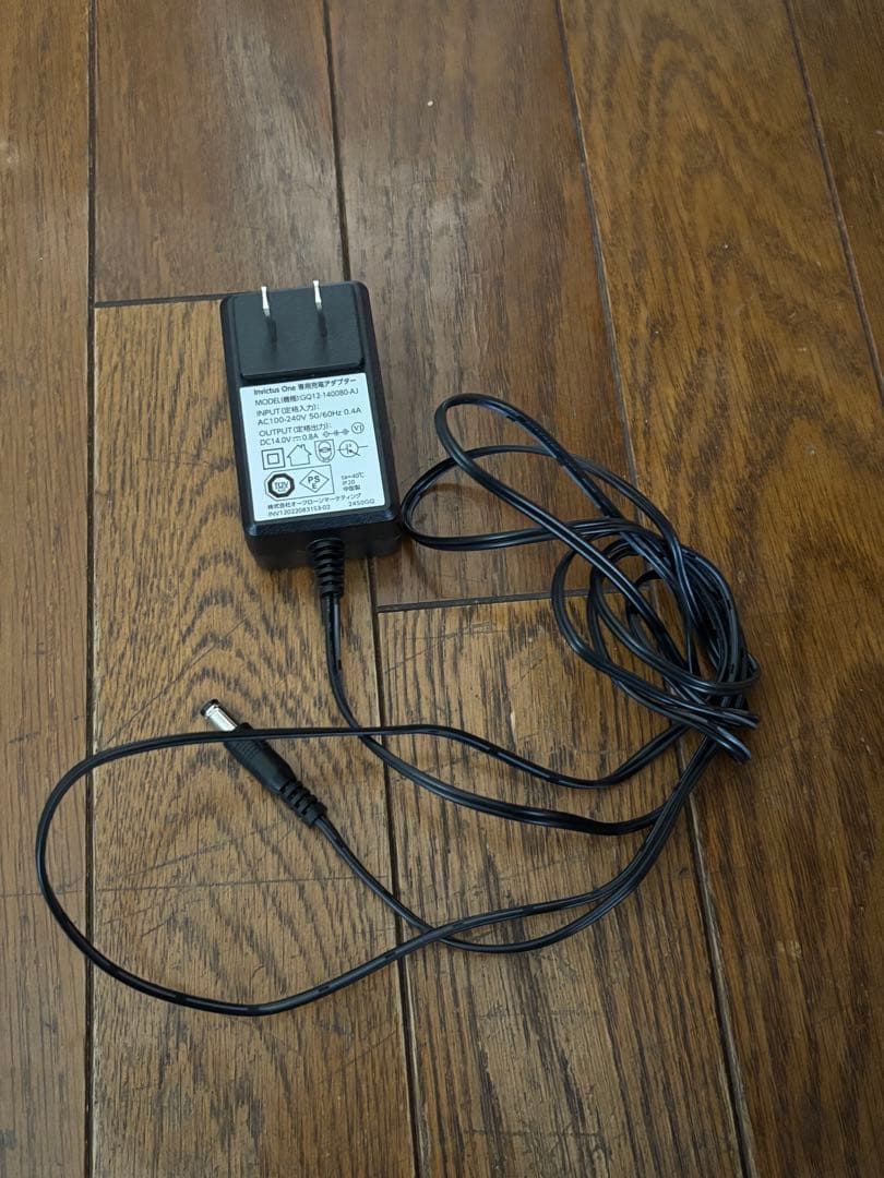 INVICTUS ONE V2 スティッククリーナー本体とアタッチメントセット