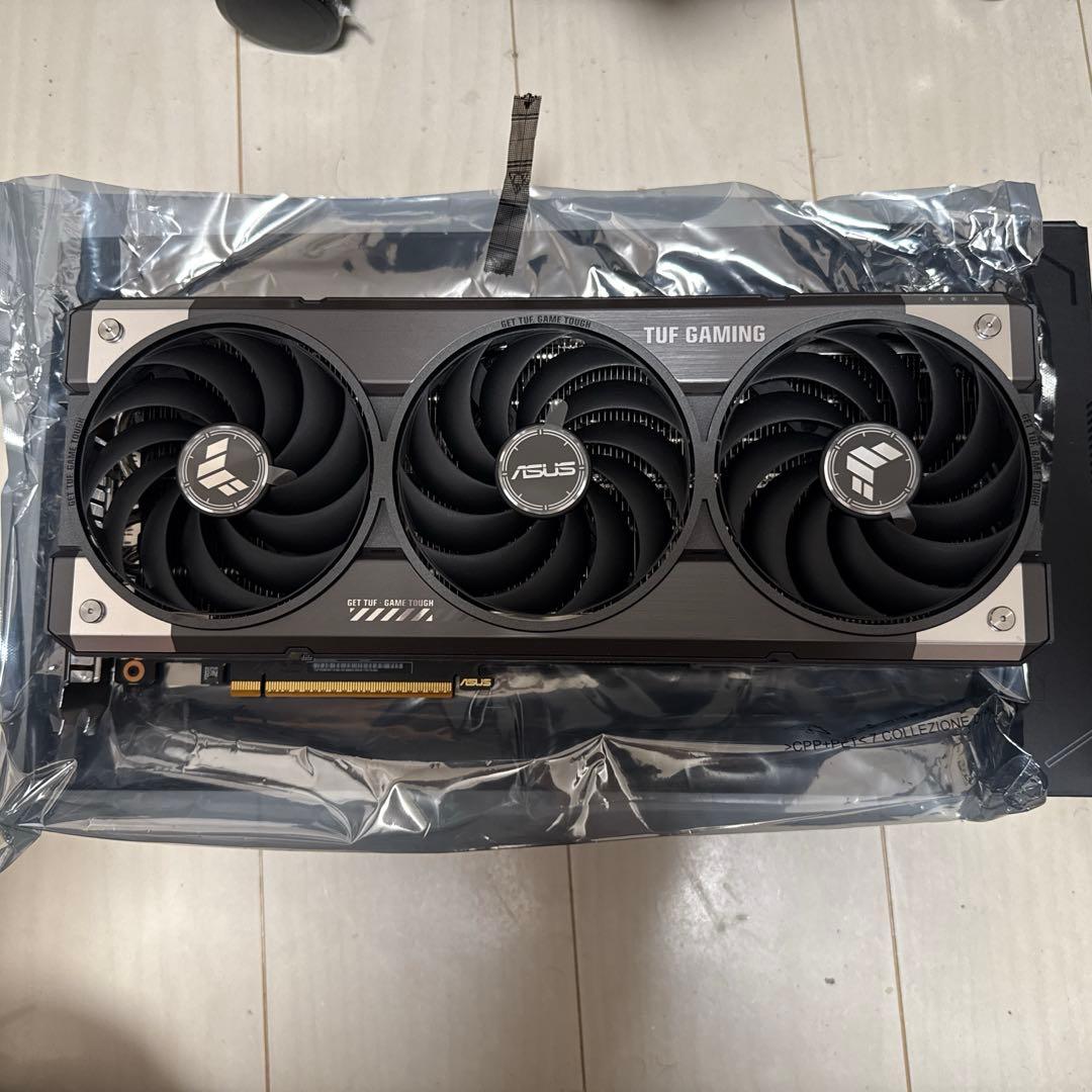 グラフィックボード・グラボ・ビデオカード ASUS TUF-RX9070XT-O16G-GAMING