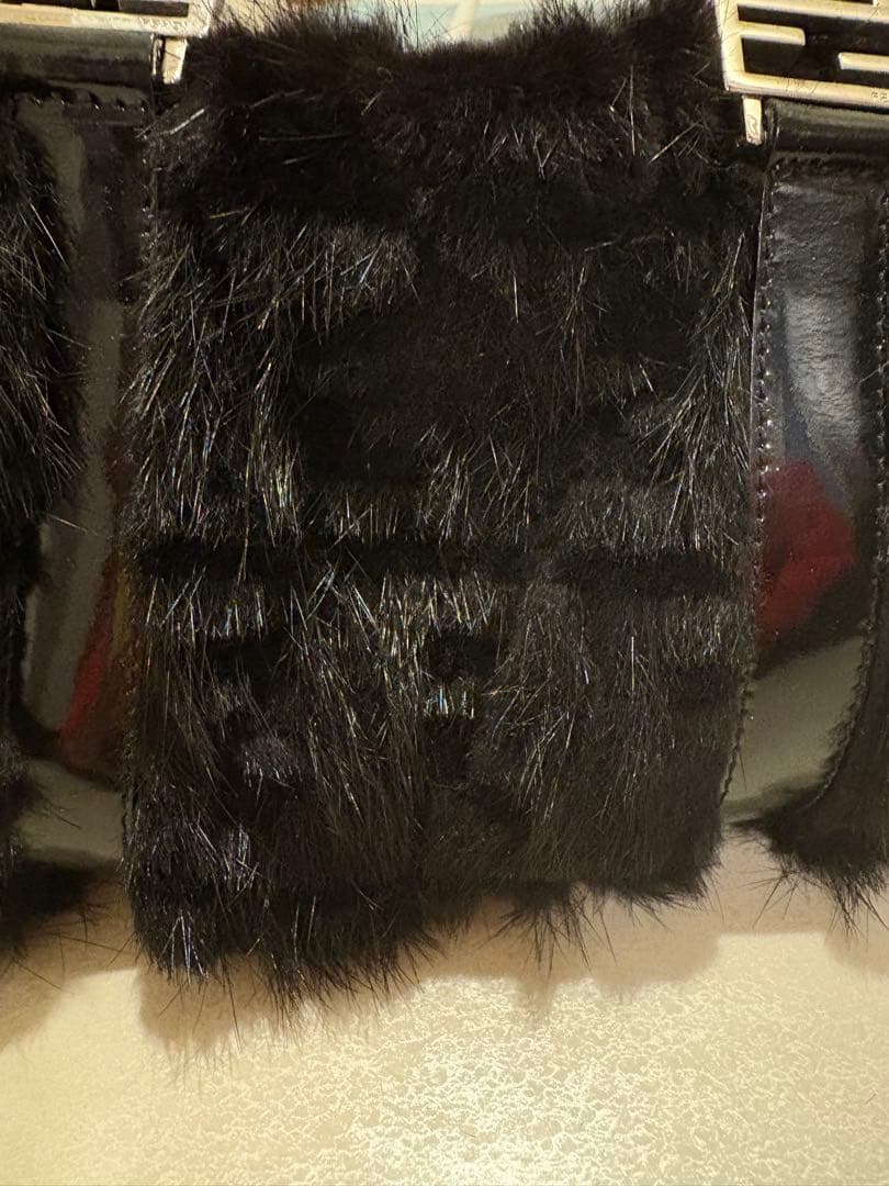 Fendi ブラックファーバッグ　F柄　希少　値下げ交渉有