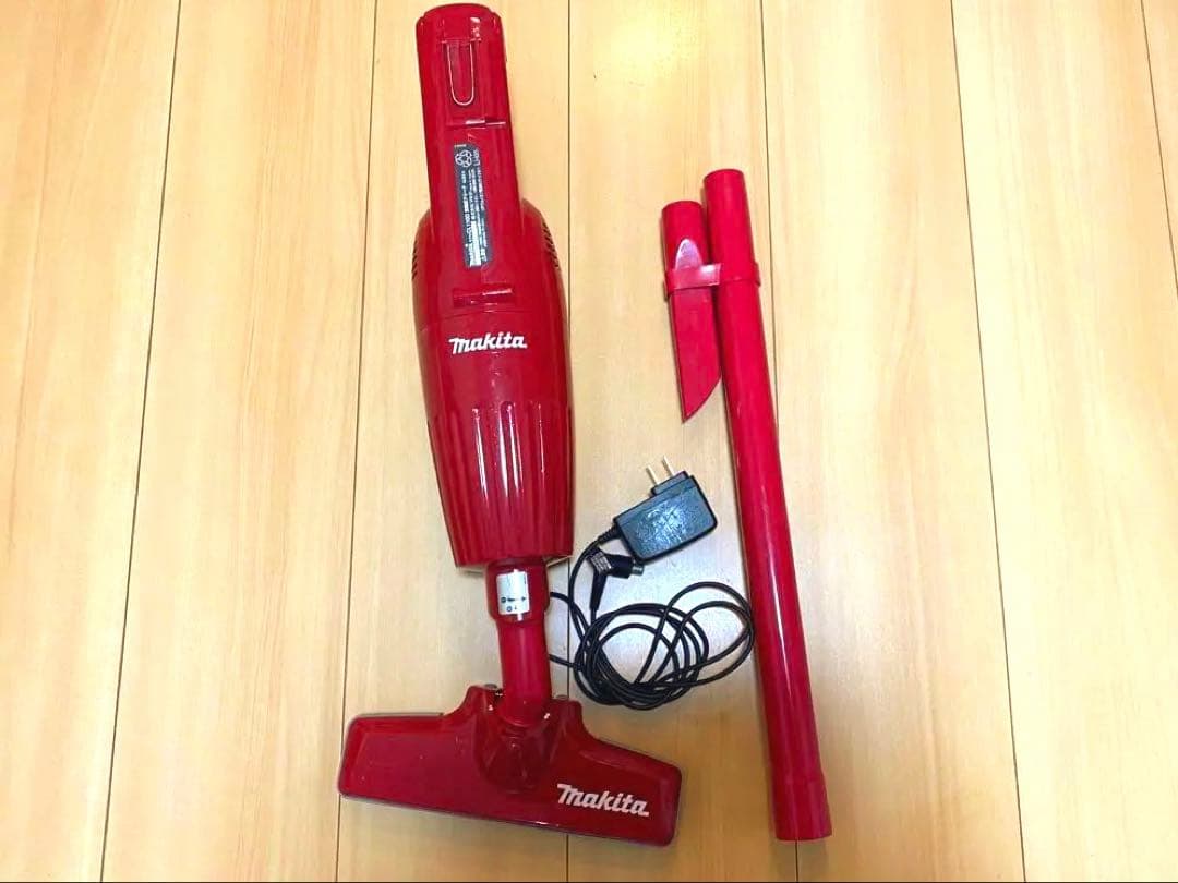 【美品】Makita スティッククリーナー 赤CL100D 充電式　コードレス