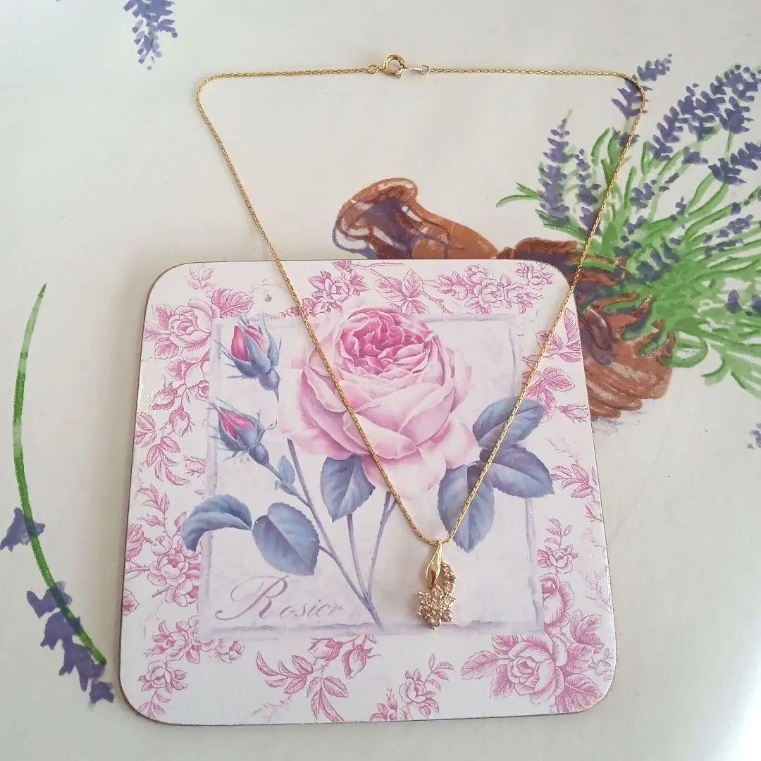 ✨【美品】k18ダイアモンド1.4g 0.60ct 花モチーフネックレストップ