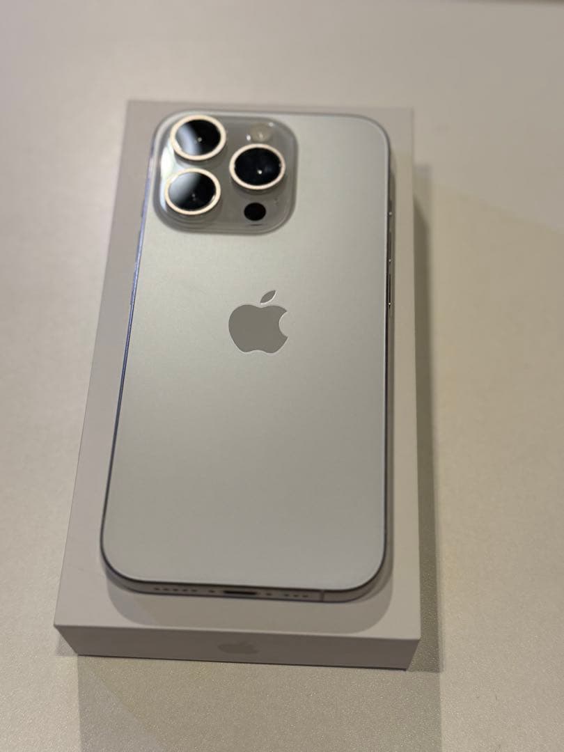 【美品】iPhone 15 Pro ホワイトチタニウム 128GB SIMフリー