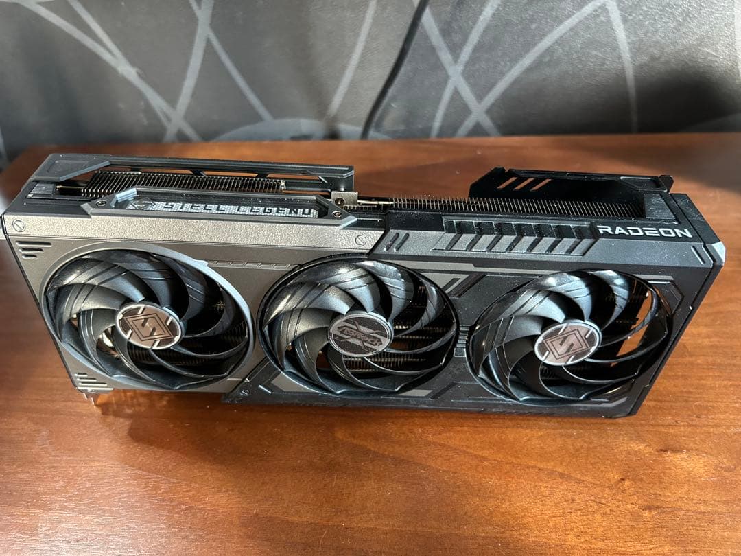 グラフィックボード・グラボ・ビデオカード ASRock RX9070XT STEEL LEGEND 16GB