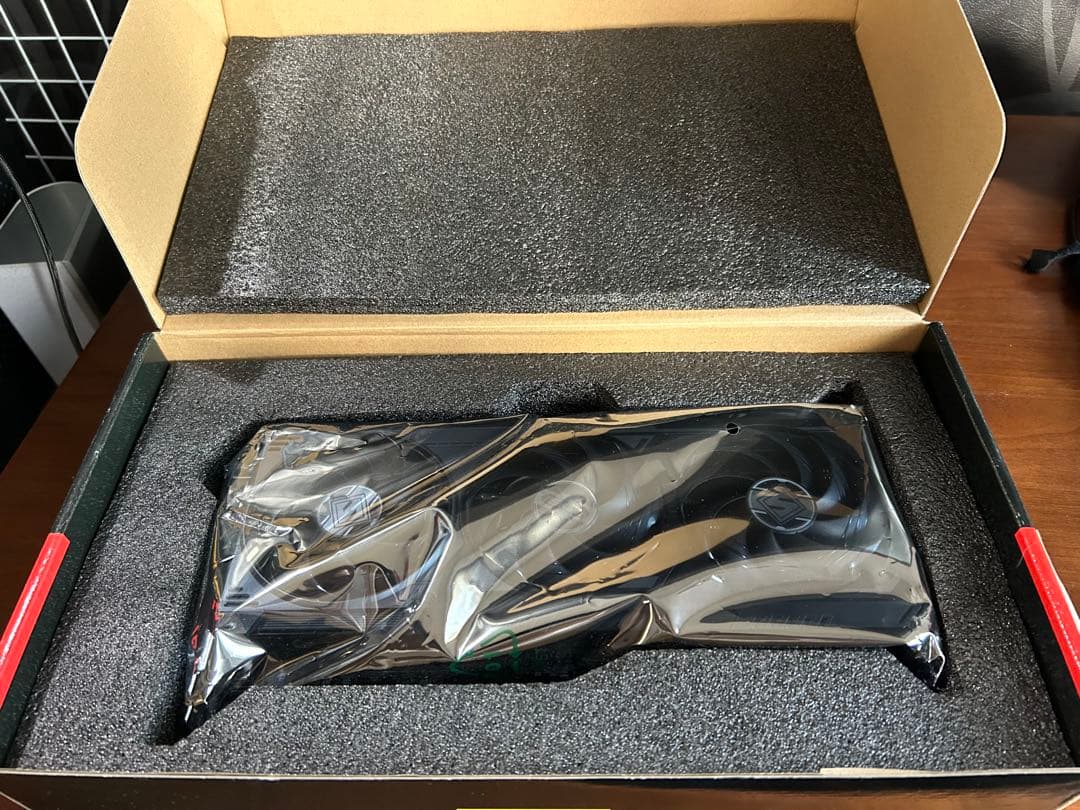 グラフィックボード・グラボ・ビデオカード ASRock RX9070XT STEEL LEGEND 16GB