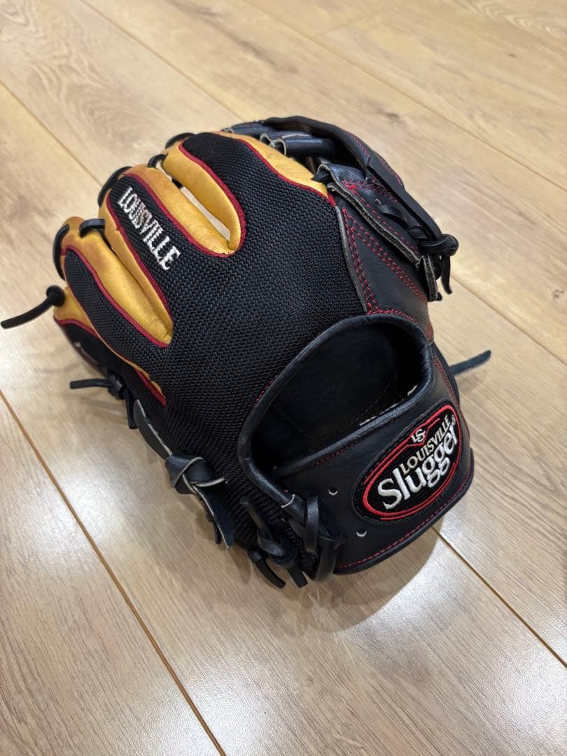 ルイスビルスラッガー一般用グローブ！背面メッシュ！オススメ品！