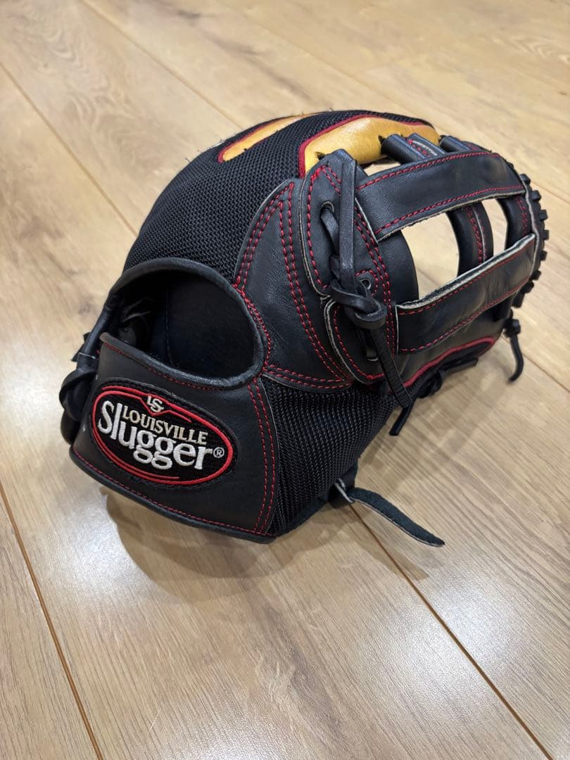 ルイスビルスラッガー一般用グローブ！背面メッシュ！オススメ品！