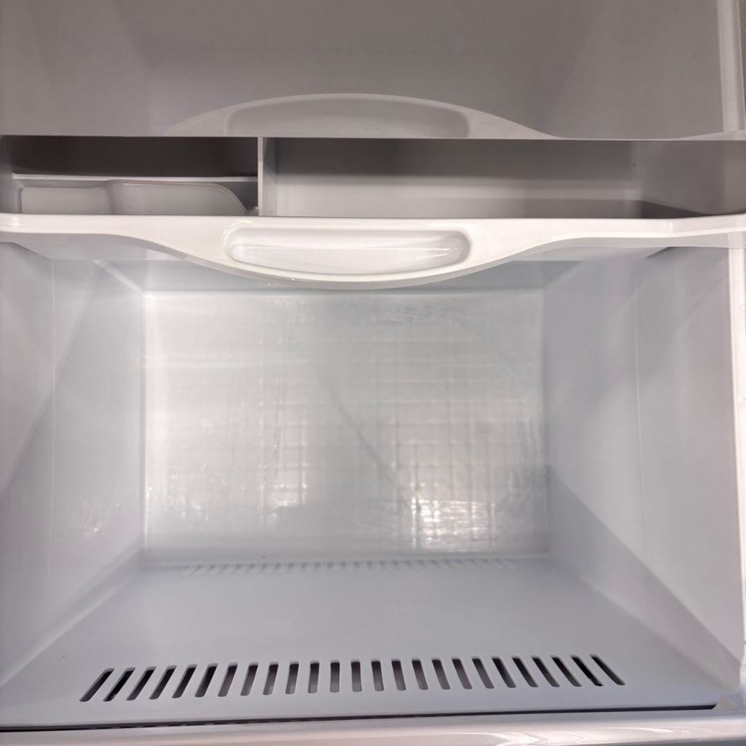 583 日立　大型冷蔵庫　スリム 200L強　自動製氷　右開き　1〜2人暮らし