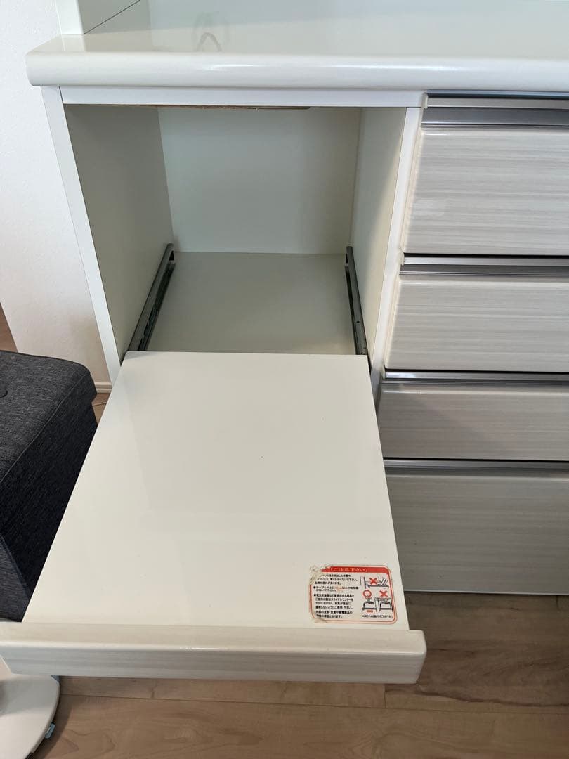 ニトリキッチンボード　レンジボード　ホワイト食器棚 ガラス扉付き