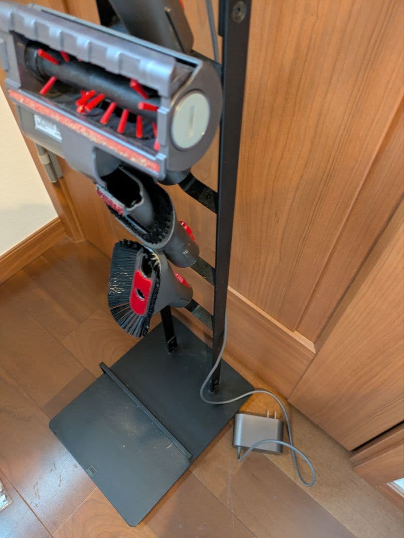 Dyson V8アブソリュート スティッククリーナー 本体　スタンドセット