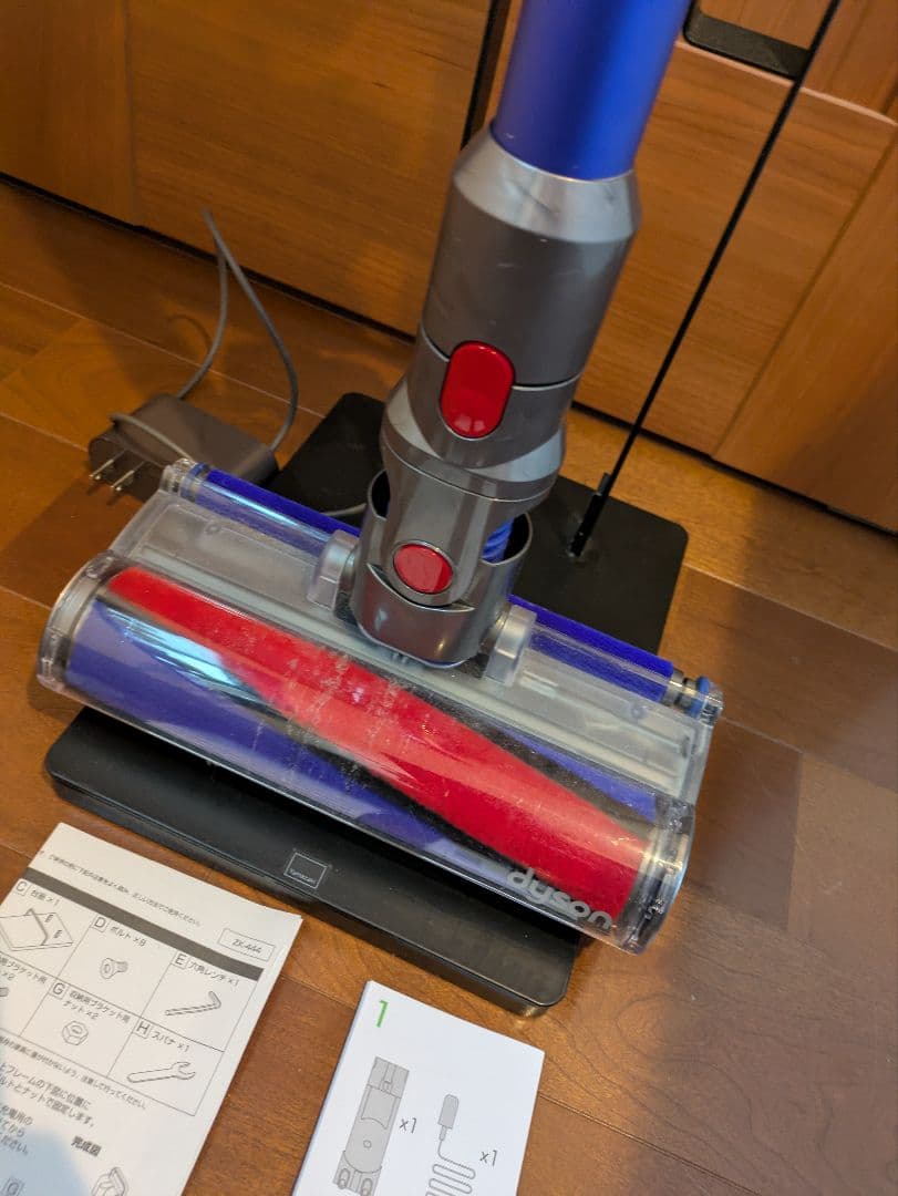 Dyson V8アブソリュート スティッククリーナー 本体　スタンドセット