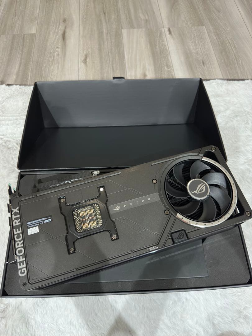 グラフィックボード・グラボ・ビデオカード ROG Astral GeForce RTX 5090 32GB BTF OC