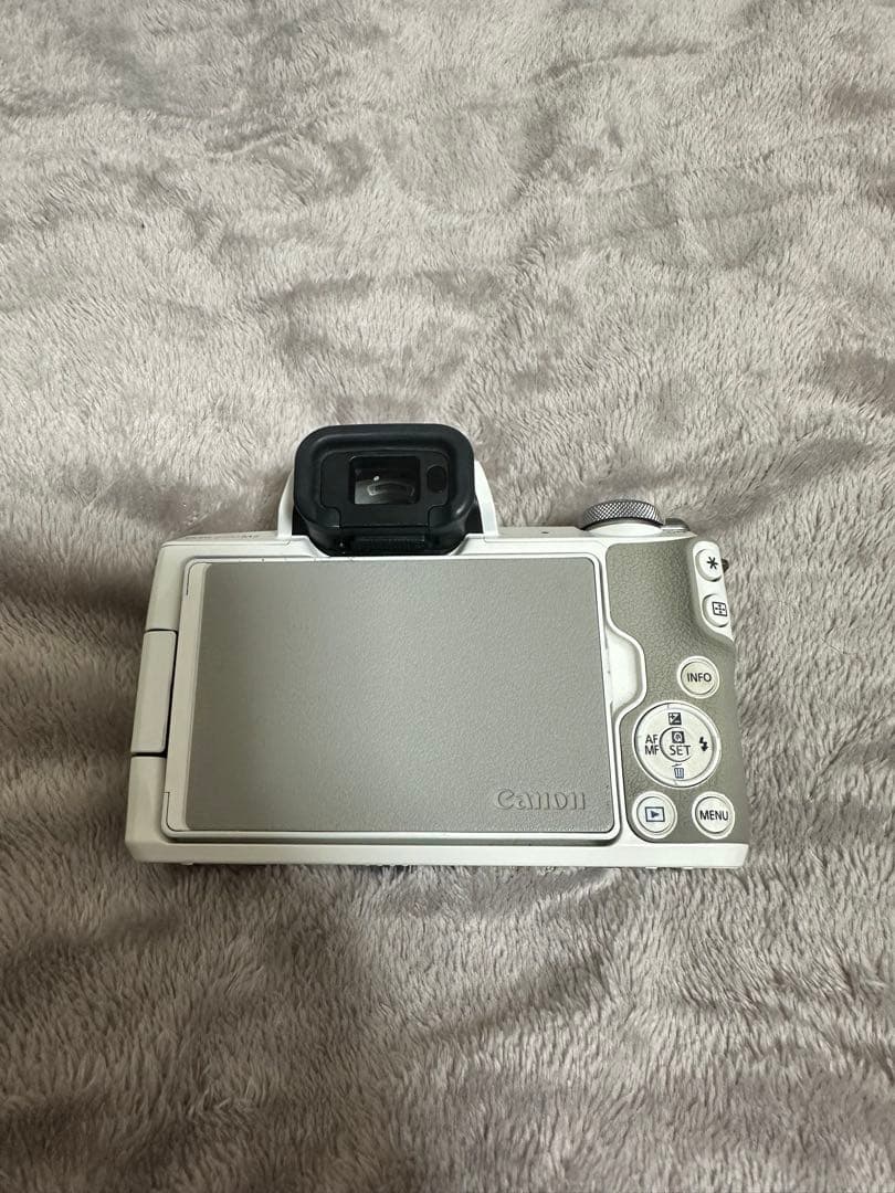 Canon EOS Kiss M2 ホワイト ダブルズーム