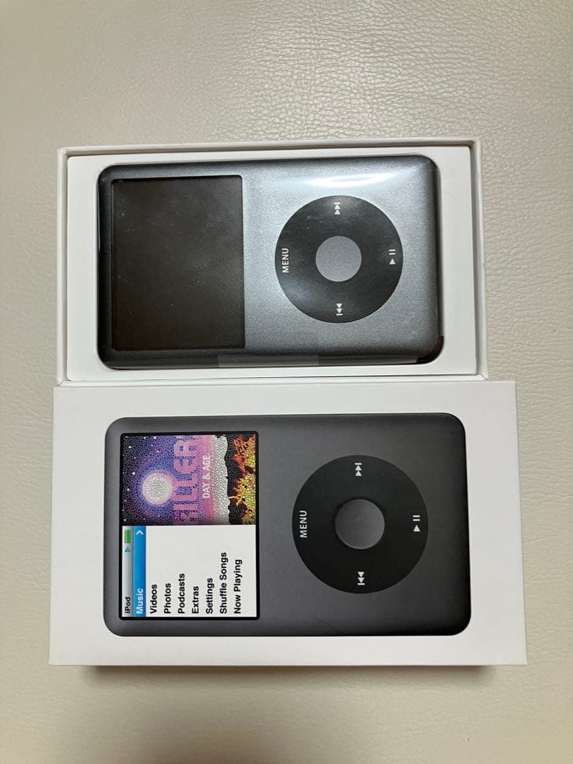 iPod classic 160GB 中古 箱あり 専用ケース付