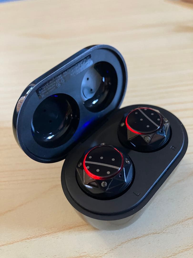 完全ワイヤレスイヤホン ゴールデンカムイ 尾形百之助モデル(特典ポーチ付き)